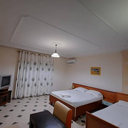 Vila 57 Hotel Tiranë Eksteriør bilde