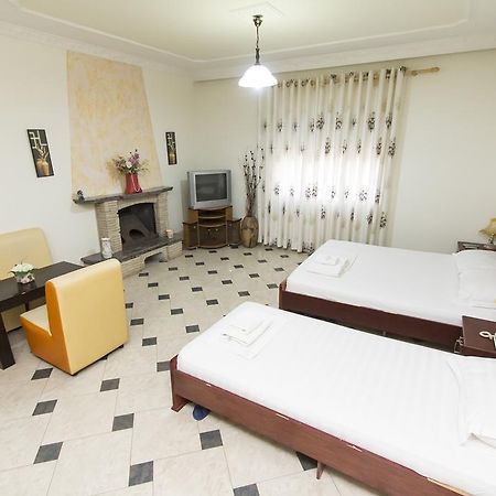 Vila 57 Hotel Tiranë Rom bilde
