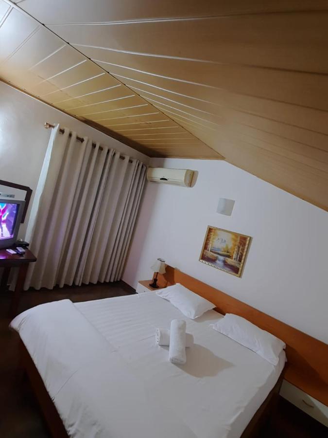 Vila 57 Hotel Tiranë Eksteriør bilde