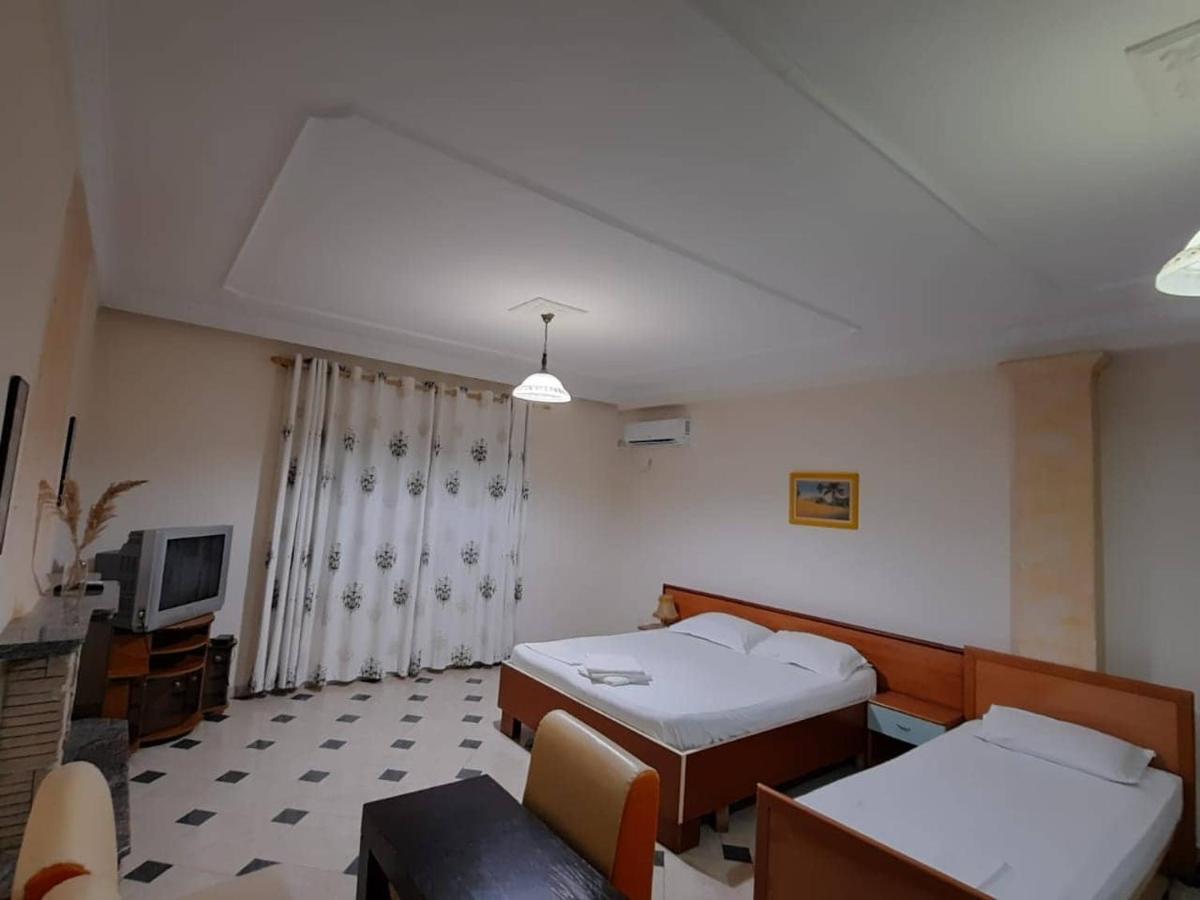 Vila 57 Hotel Tiranë Eksteriør bilde