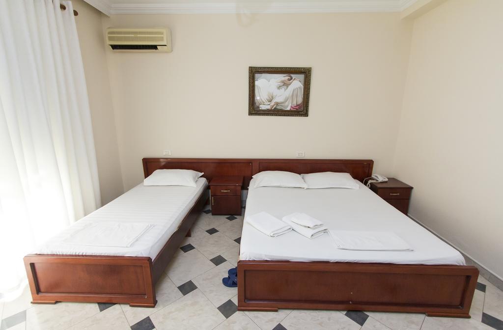 Vila 57 Hotel Tiranë Rom bilde