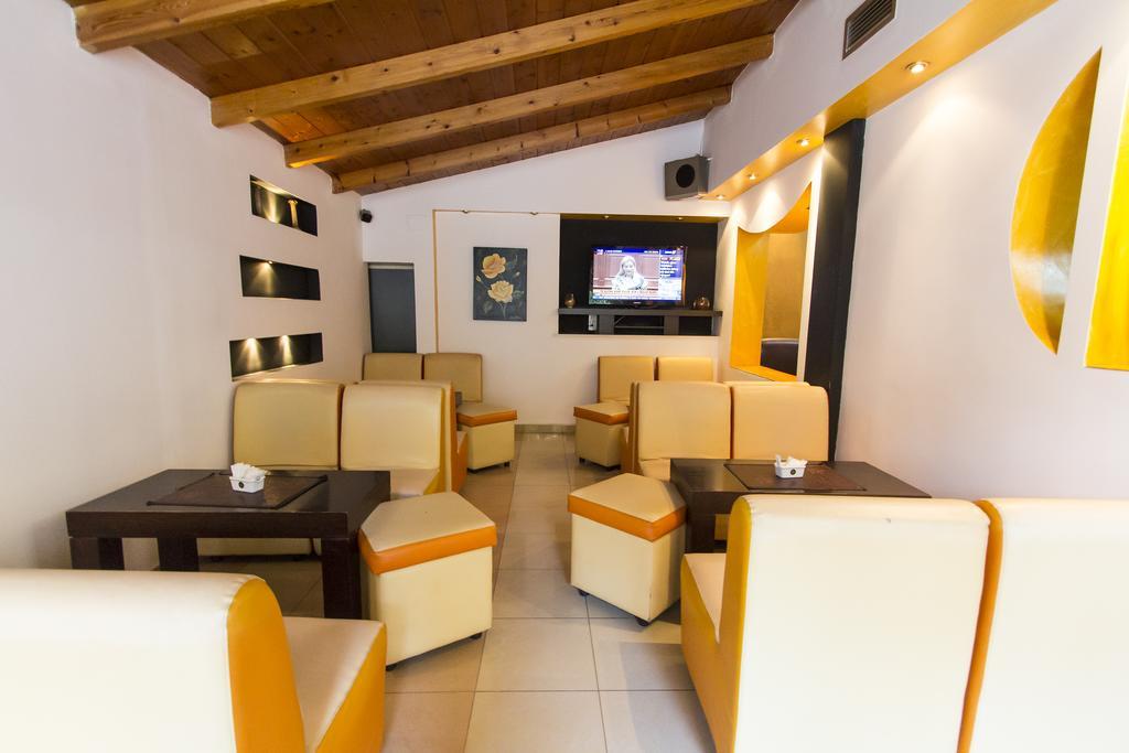 Vila 57 Hotel Tiranë Eksteriør bilde