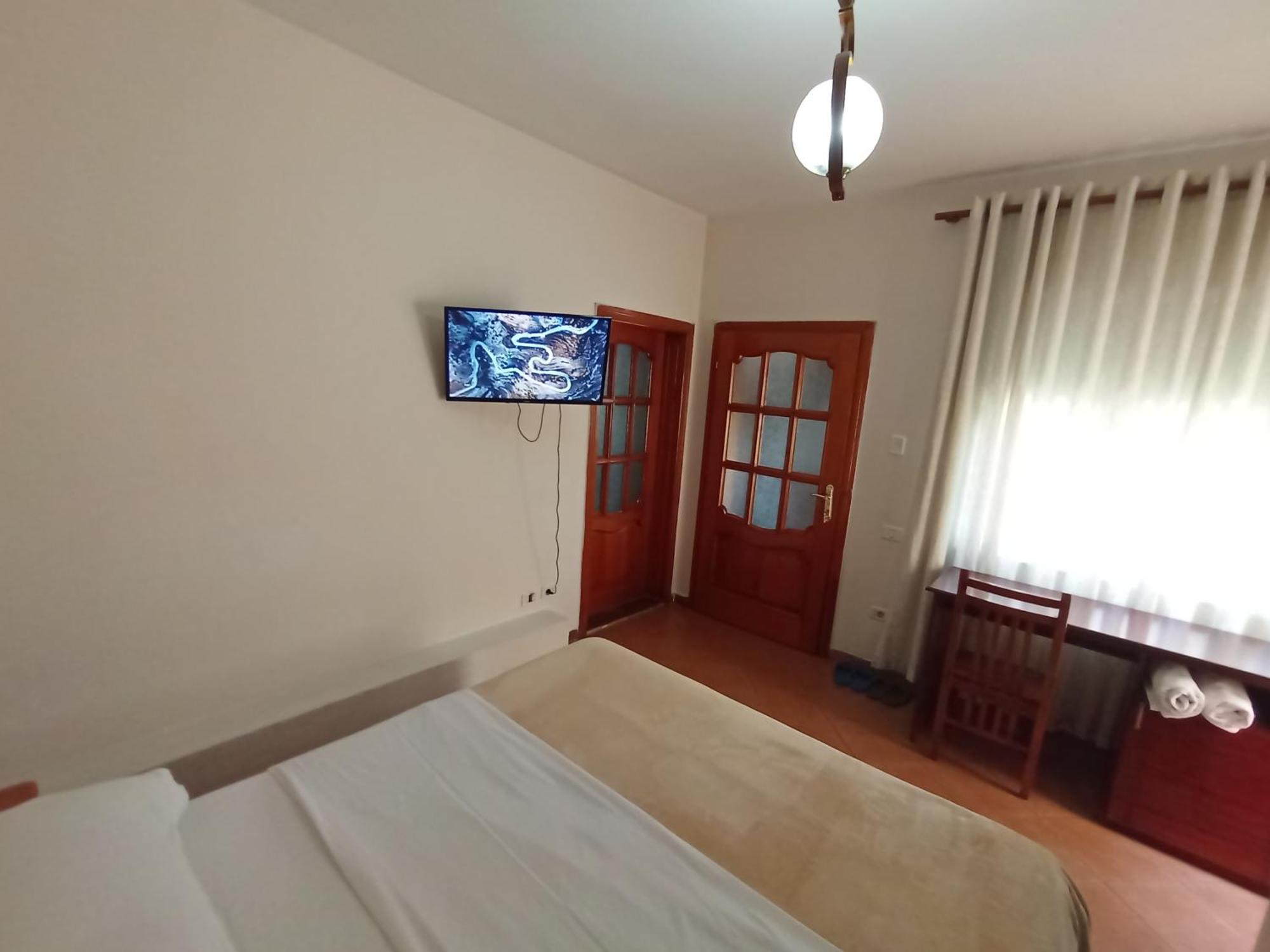 Vila 57 Hotel Tiranë Eksteriør bilde